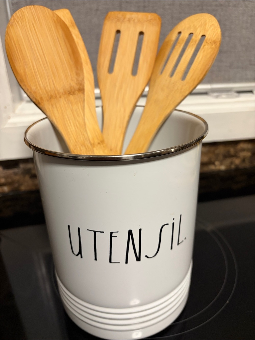 Rae Dunn White Enamel Utensil - Stylish Kitchen Organizer with 4 wooden spoons.